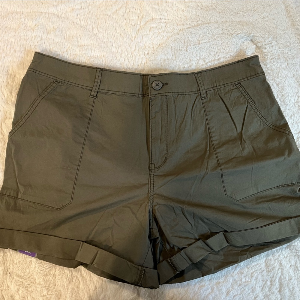NWT Utility Shorts with Pockets